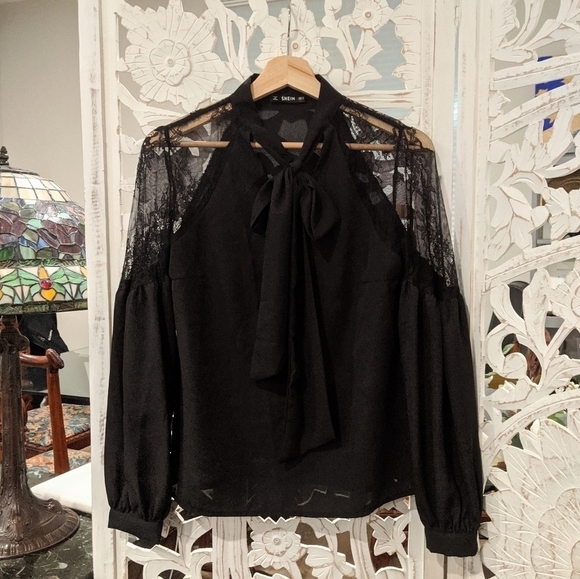 BLACK Lace Shoulder Blouse with Pussycat Bow and Long Sleeves size Small - Picture 1 of 4